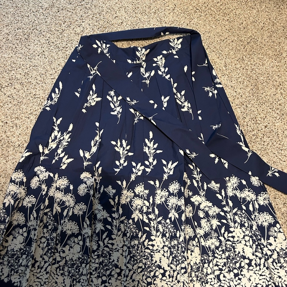 Talbots Navy and Cream Floral A-Line Skirt
